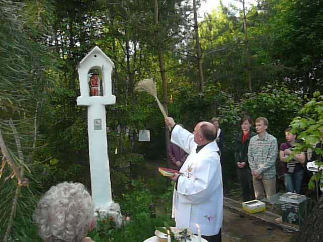 poświęcenie kapliczki 13 maja 2010